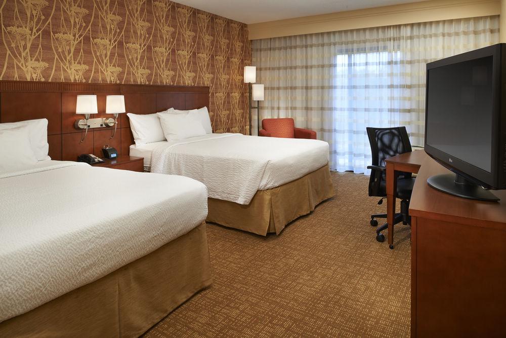 Courtyard By Marriott Chicago Waukegan / Gurnee Hotel Exterior foto