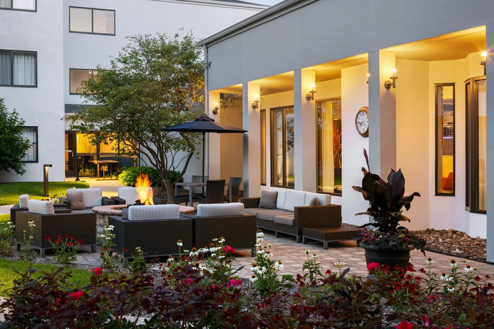 Courtyard By Marriott Chicago Waukegan / Gurnee Hotel Exterior foto