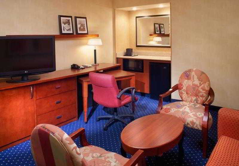 Courtyard By Marriott Chicago Waukegan / Gurnee Hotel Quarto foto